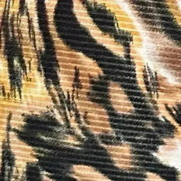🆕Tiger Print Leggings - Picture 5 of 14